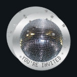 Invitation Disco Ball Birthday Party Disco Dance Party Circle<br><div class="desc">Vous vous souvenez des balles disco ? Des lumières noires ? Si vous êtes assez vieux pour vous rappeler, c'est l'invitation de la fête disco pour vous - forme cercle Super. Véritable photo d'une vieille école, miroir disco bille en argent contre un arrière - plan gris en argent avec des...</div>