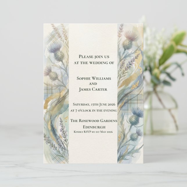 Invitation Douce Mariée Écossaise Tartan Bleu Thistle Or Sash (Debout devant)