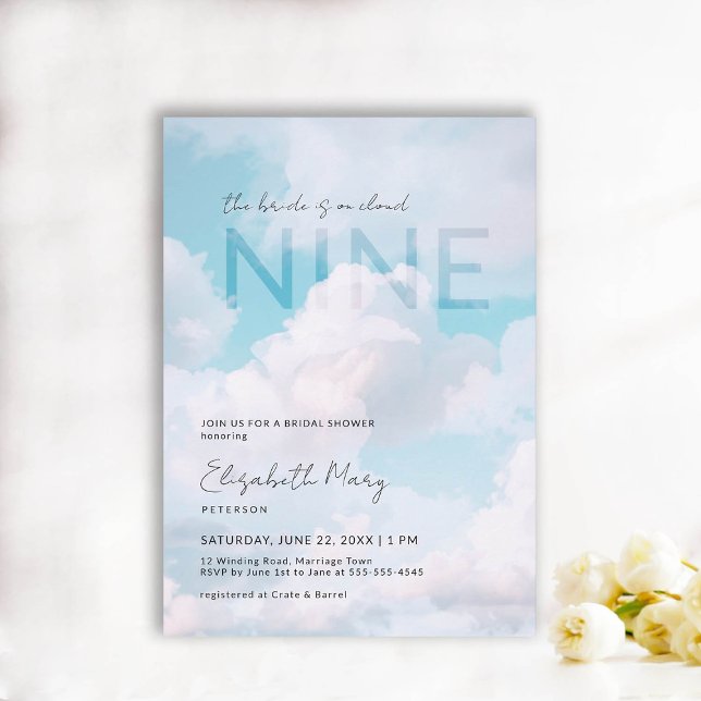 Invitation Dreamy On Cloud 9 Moderne Fête des mariées élégant (the bride is on cloud 9 bridal shower invitation dreamy romantic pastel blue clouds sky modern chic)