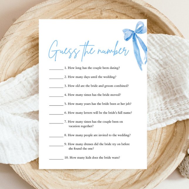 Invitation Dusty Blue Bow devine le jeu de Fête des mariées n (Modern Blue Bow Coquette Guess the Number Bridal Shower Game She's Tying the Knot Bridal Shower)
