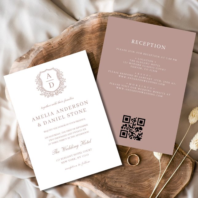 Invitation Dusty Rose Floral Crest Monogramme Mariage QR Code (Créateur téléchargé)