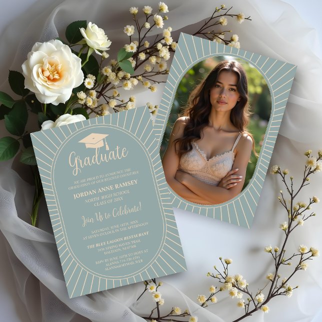 Invitation Dusty Turquoise Élégamment Vintage Oval Grad Casqu (Dusty Teal Elegantly Vintage Oval-Shape Graduate Cap Invitations Cards with Back Photo. )