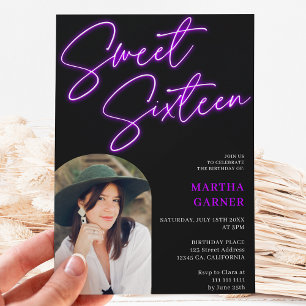 Invitation Écriture en néon violet script amusant arche photo