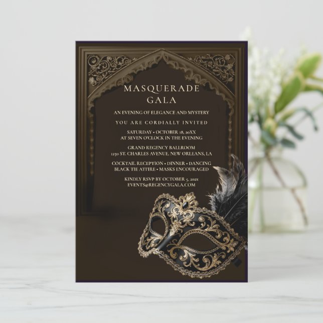 Invitation Eggplant Masquerade Elegant Gold Corporate Gala (Debout devant)