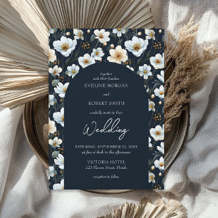 Invitation Elégant blanc fleurs sauvages prés arche bleue