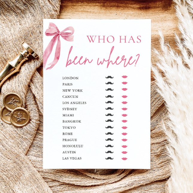 Invitation Elégant Bow Rose Moderne Qui A Été Où Jeu (Elegant Modern Pink Bow Who Has Been Where Game)