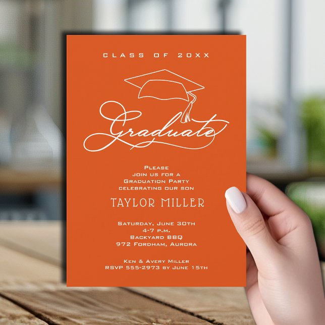 Invitation Élégant Casquette de grade Orange Graduation (Elegant white script and grad hat orange graduation party invitations)