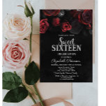 Invitation Élégant Chic Roses Rouges Noir Douce 16<br><div class="desc">Un Sweet 16 moderne,  chic et glamour avec des roses rouges sur arrière - plan noir.</div>
