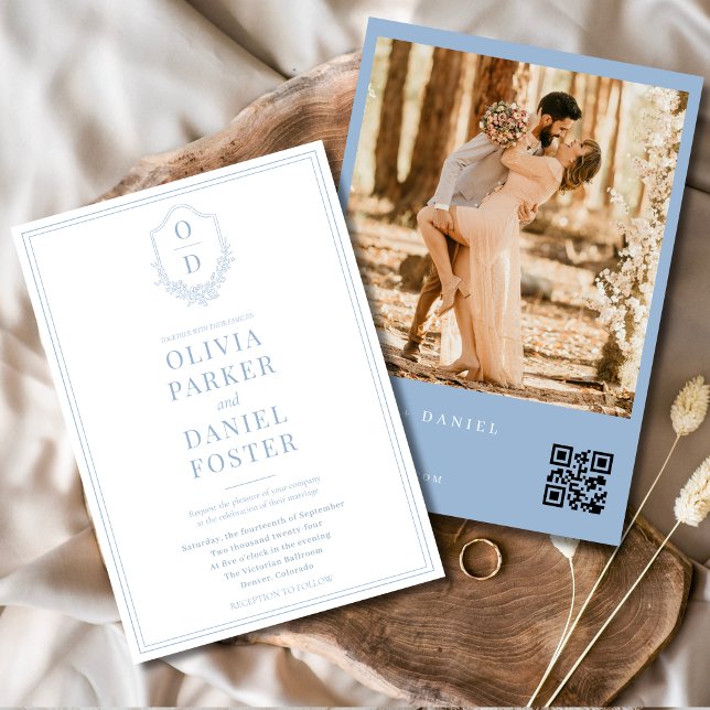 Invitation Elégant Crest Dusty Blue QR Code Mariage photo (Créateur téléchargé)