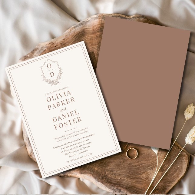 Invitation Elégant Crest Mocha Brown moderne Mariage (Créateur téléchargé)