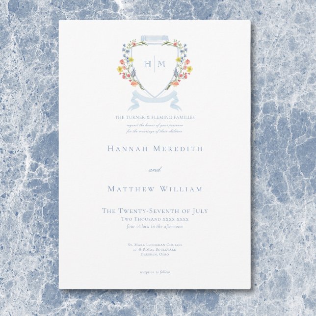 Invitation Elégant Dusty Blue Pastel Fleur sauvage Mariage Cr (Elegant Dusty Blue Pastel Wildflower Crest Wedding Invitation)