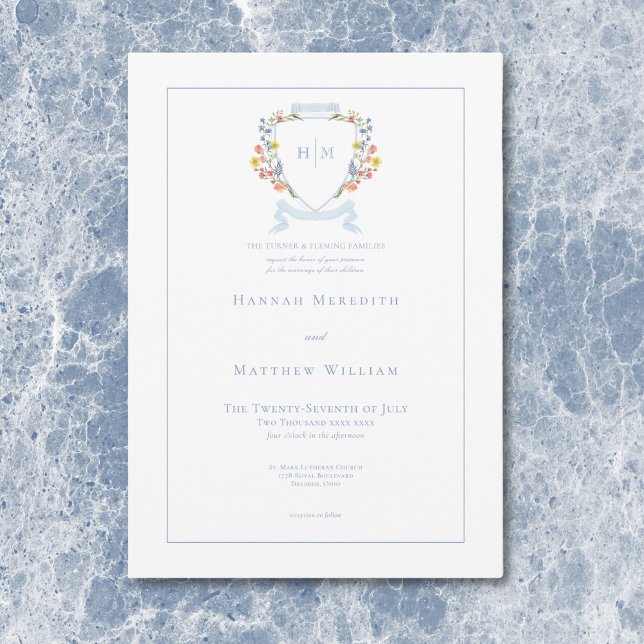 Invitation Elégant Dusty Blue Pastel Fleur sauvage Mariage Cr (Elegant Dusty Blue Pastel Wildflower Crest Wedding Invitation)