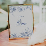 Invitation Élégant Français Vintage Floral Jouy Numéro de tab<br><div class="desc">Ajoutez une touche de charme parisien à vos tables d'accueil de mariage avec cet élégant numéro de table Jouy vintage bleu à fleurs. Un détail beau et fonctionnel qui vient compléter votre décor mariage. Notre numéro de table minimaliste Monogram Mariage offre un complément élégant et sophistiqué à votre décor mariage....</div>