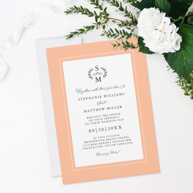 Invitation Élégant Initiales de pêche Calligraphie Crest Mari (Elegant Peach Initials Calligraphy Crest Wedding Invitation)