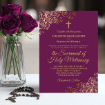 Invitation Elégant Magenta & Gold Mariage catholique moderne<br><div class="desc">Cette belle faire-part de mariage est parfaite pour une cérémonie catholique moderne. Il présente un design magnifique avec des lettres en or élégantes et orné de boucles et de tourbillons dorés dans les coins sur un arrière - plan violet rouge, cassis violet, magenta, ou couleur baies. Inclut une croix ou...</div>