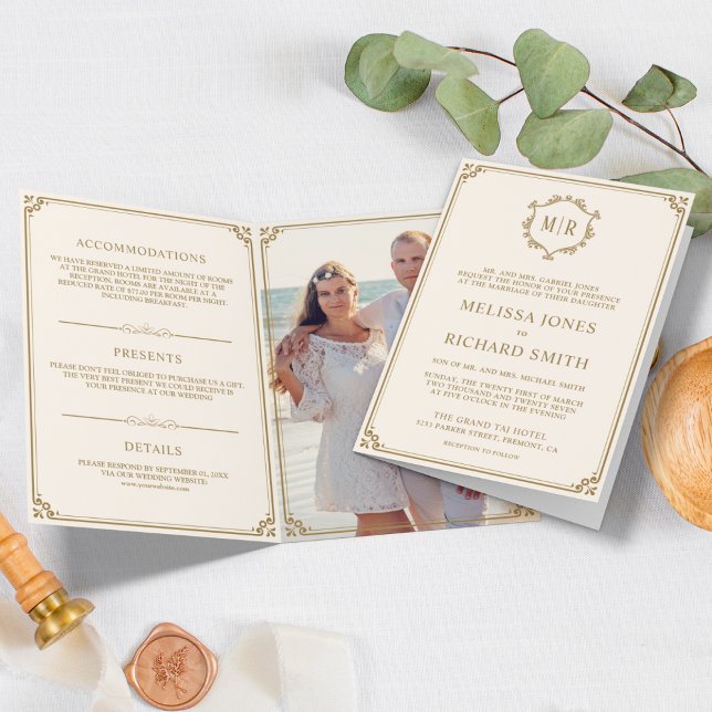 Invitation Élégant Mariage Classique Crème et Or Monogramme (Créateur téléchargé)