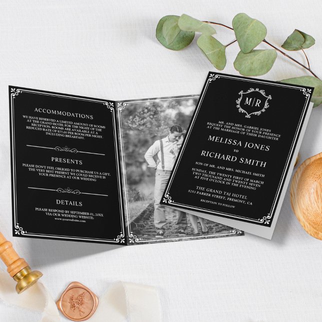 Invitation Élégant Mariage Classique Monogramme Noir et Blanc (Créateur téléchargé)
