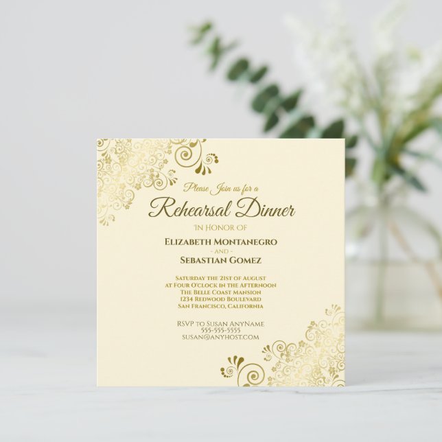 Invitation Élégant Mariage de crème dorée Dîner de répétition (Debout devant)