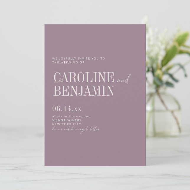 Invitation Élégant mariage poussiéreux violet formel Serif sc (Debout devant)