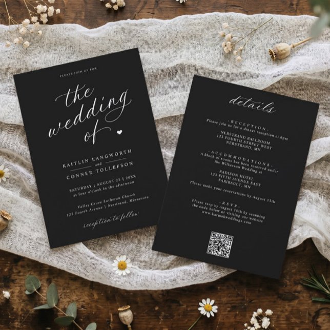 Invitation Élégant Mariage Tout en Un Écriture Noir & Blanc (Black and white modern calligraphy all-in-one wedding invitation with elegant script and heart.)