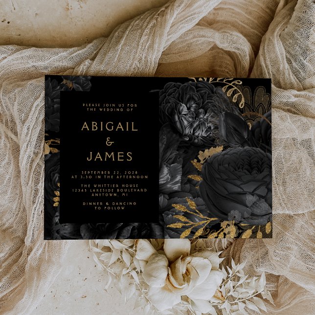 Invitation Élégant Moody Black Gold Dark Floral Mariage (The perfect choice for a romantic black and gold themed wedding.)