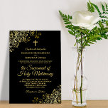 Invitation Élégant Noir & Or Mariage catholique moderne<br><div class="desc">Cette belle faire-part de mariage est parfaite pour une cérémonie catholique moderne. Il dispose d'un design magnifique avec des lettrages en or élégant et orné de boucles et tourbillons dorés dans les coins sur un arrière - plan noir classique. Inclut une croix ou un crucifix, et une formulation invitant vos...</div>