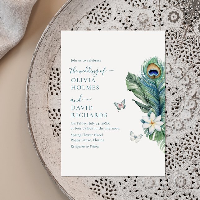 Invitation Elégant Papillons Peacock Feather Wedding Invite (Elegant Butterflies Peacock Feather Wedding Invite on a boho ceramic plate.)