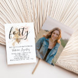 Invitation Elégant Pink & Gold Photo 40th Birthday Party<br><div class="desc">Vous adorerez cette invitation de fête d'anniversaire. L'élégant design comprend une aquarelle rose et or et une police sophistiquée. C'est féminin et chic. En avez-vous besoin pour un autre âge ? Aucun problème, il peut être personnalisé en cliquant sur le bouton "PERSONNALISER" et vous pouvez même changer de couleurs, ajouter...</div>