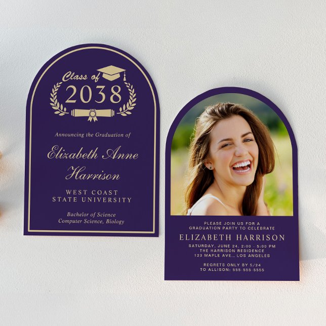 Invitation Elégant Purple Gold Arch Photo Party (An elegant arch-shaped photo graduation party invitation to celebrate the graduate's achievements)