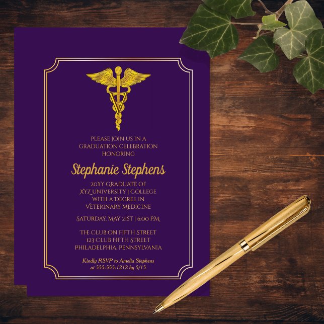 Invitation Elégant Purple Gold Médecine vétérinaire Grad Part (Elegant Purple | Gold Tone Veterinary Medicine Vet School Graduation Party Invitation Print Digital)