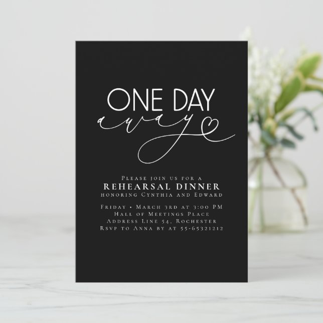 Invitation Elegant Romantic Modern Black Rehearsal Dinner (Debout devant)