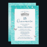 Invitation Élégant Rose Turquoise de la Quinceanera Florale d<br><div class="desc">Customisez vos très élégantes invitations à la quinceanera, conçues sur un modèle dans de jolies couleurs sombres et flashy de bleu foncé, turquoise clair et argent. L'oeuvre représente un motif rose d'aquarelle, une princesse ou une couronne de reine, ainsi que des confettis de papillon étincelant, qui peuvent tous être changés...</div>