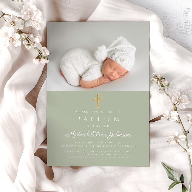 Invitation Elégant Sage Green Croix religieuse Photo Baptême (Sage Green Religious Cross Photo Baptism Invitation)