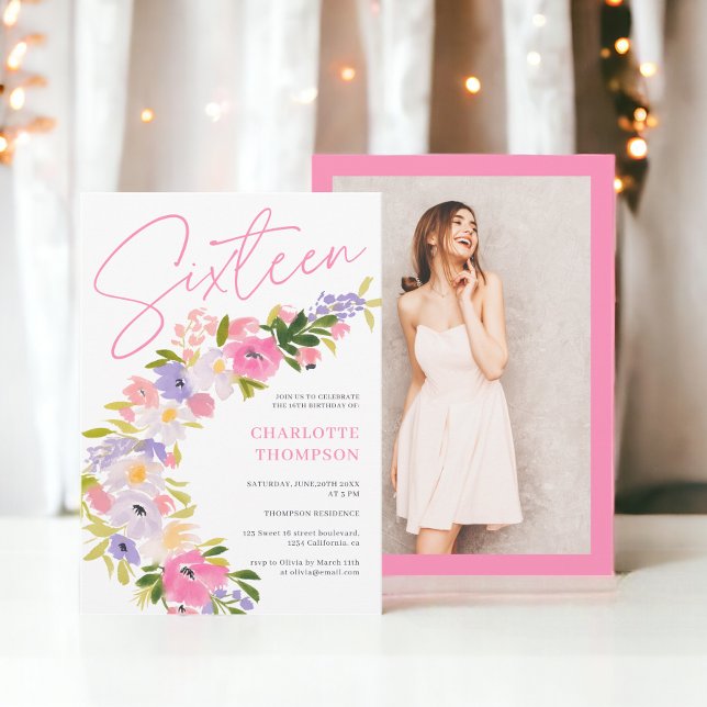 Invitation Élégant script de photo florale pastel Sweet 16 (Elegant pastel floral photo script Sweet 16 Invitation)