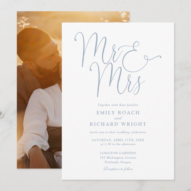 Invitation Élégant Script M. Et Mme Photo Dusty Mariage bleu (Devant / Derrière)