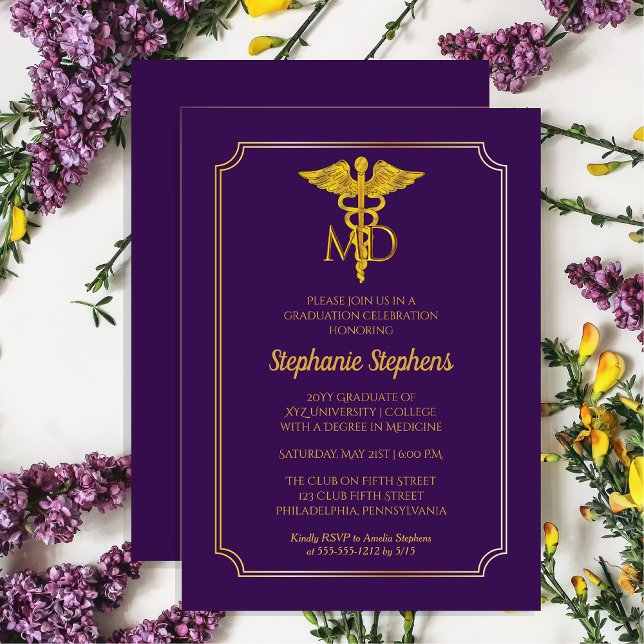 Invitation Élégant violet| Gold MD Médecin Partie de graduati (Elegant Purple and Gold Tone MD Physician Graduation Non-Photo Announcement and Party Invitation)