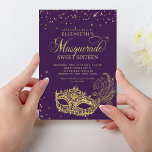 Invitation Elégant violet Parties scintillant or Masquerade S<br><div class="desc">La parties scintillant dorée scintillante masque à boule masqué avec des confettis d'or.</div>