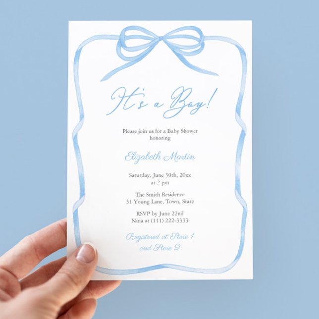 Invitation Elégante Bow Bleu Lumière C'Est Une Fête Baby show (It's A Boy! Classic blue and white baby shower party invitation featuring a watercolor ribbon bow)