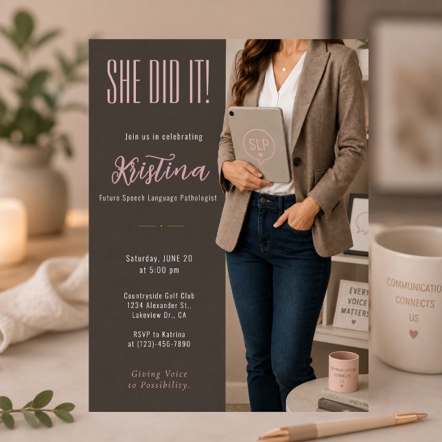 Invitation élégante de remise de diplômes en ortho (Elegant SLP graduation invitation with modern therapist aesthetic and soft neutral styling)