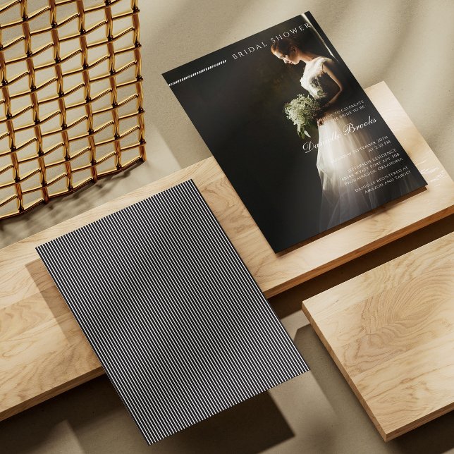 Invitation Élégante Fête des mariées photo Black & White Brid (Elegant Black & White Bride Photo Bridal Shower Invitation)