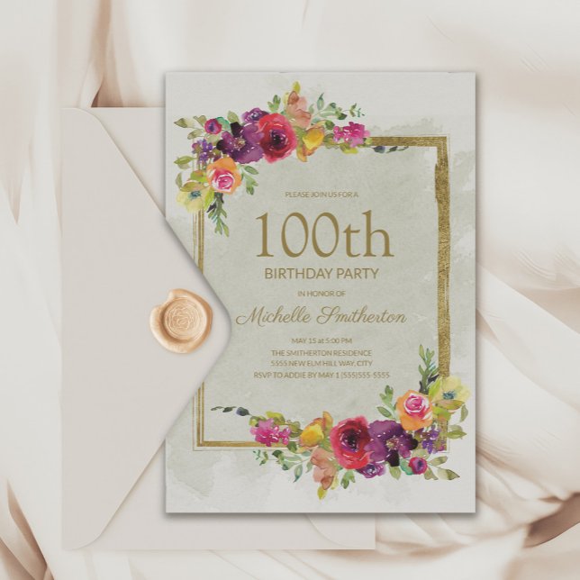 Invitation Elégante florale Vintage femme 100e anniversaire (Elegant pink and purple floral vintage 100th birthday party invitation for women. )