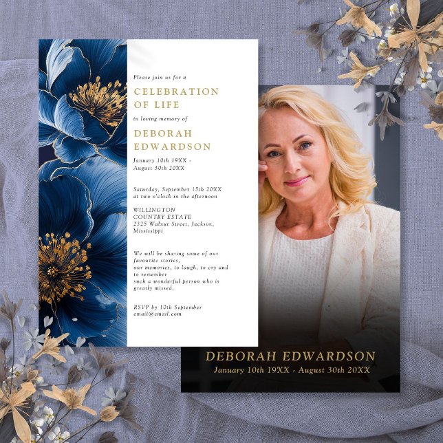 Invitation Elégante Marine Bleu Floral Célébration De La Vie  (Elegant Navy Blue Floral Celebration Of Life Photo Invitation)
