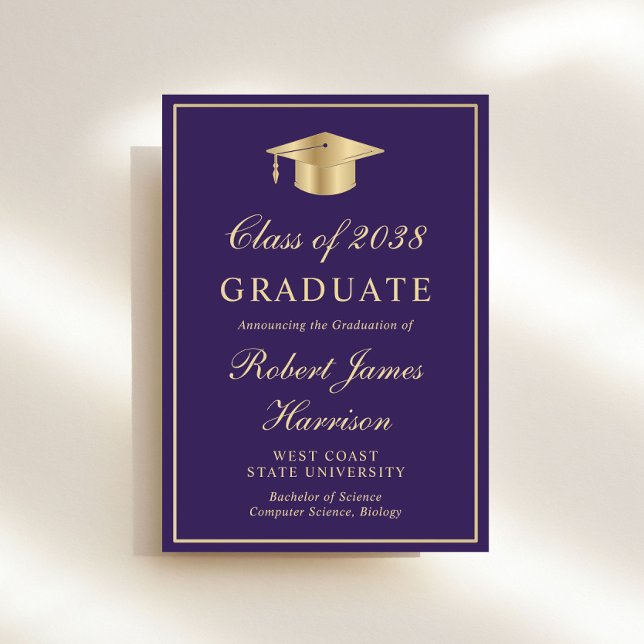 Invitation Élégante Photo Purple Gold Graduation Party (An elegant college graduation party invitation to celebrate the graduate's achievements)