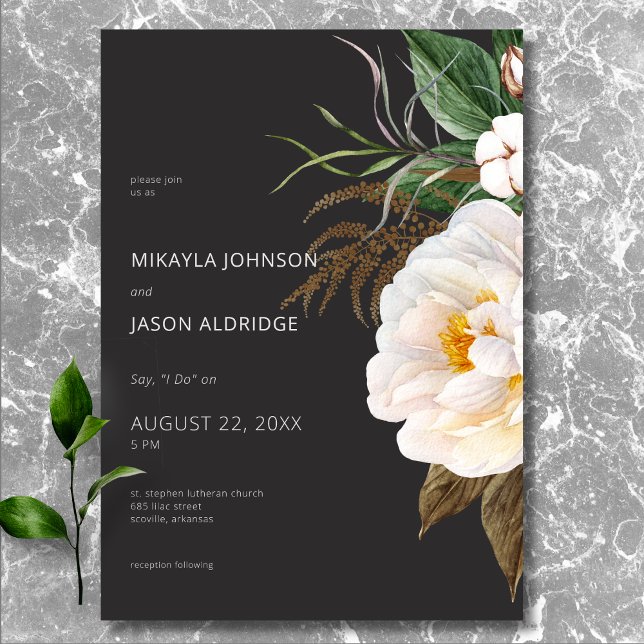 Invitation Elégante pivoines blanches modernes sur Mariage no (Modern Elegant White Peonies on Black Wedding Invitation)