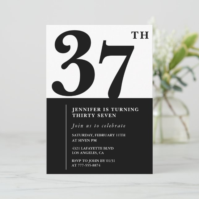 Invitation élégante pour les 37 ans d'une fille No (Debout devant)