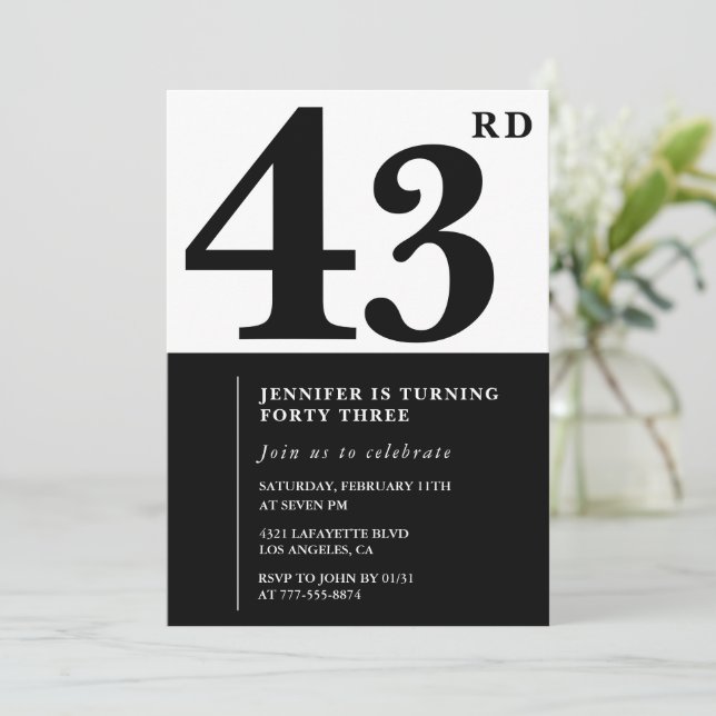 Invitation élégante pour les 43 ans d'une femme No (Debout devant)