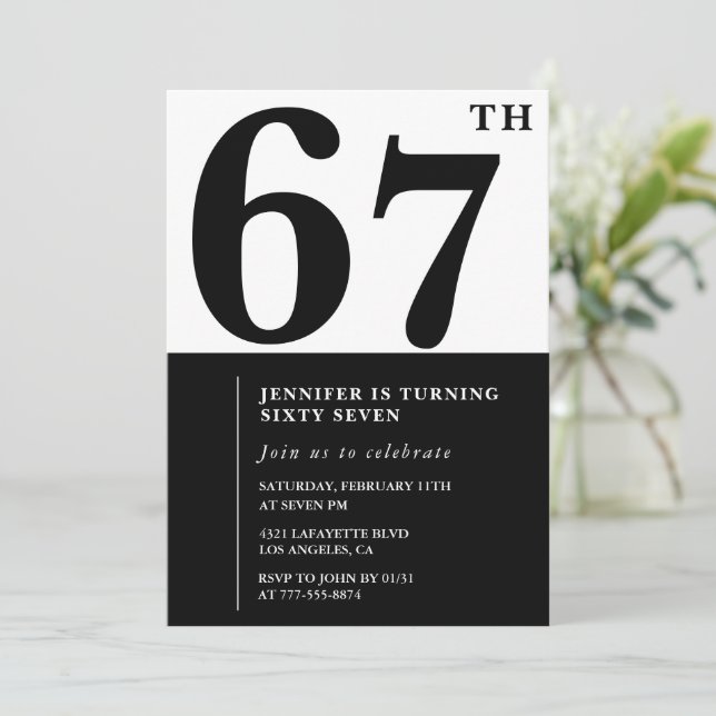 Invitation élégante pour les 67 ans d'une femme No (Debout devant)