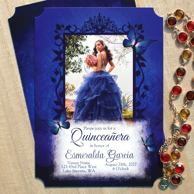 Invitation Elégante Quinceanera Bleue Royale, Cadre Photo Orn (Bold royal blue quinceanera invitations, navy blue vines leaves border around photo and butterflies)