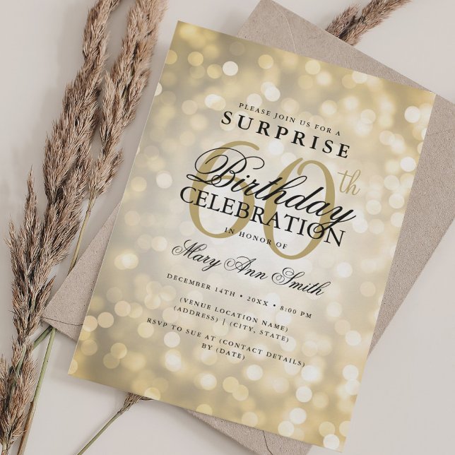 Invitation Élégante SURPRISE 60e anniversaire Glam Gold Light (Elegant SURPRISE 60th Birthday Glam Gold Lights Invitation)