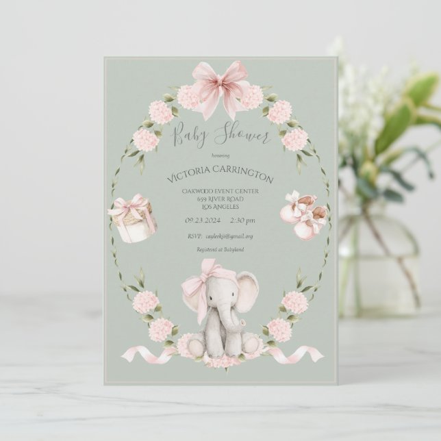 Invitation Elephant Floral Hydrangeas Sage Girl Baby Shower (Debout devant)